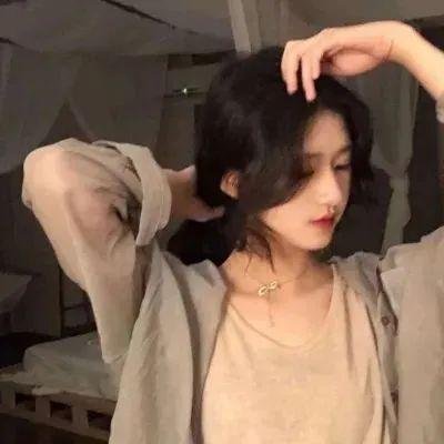 柯罗内的故事 封面