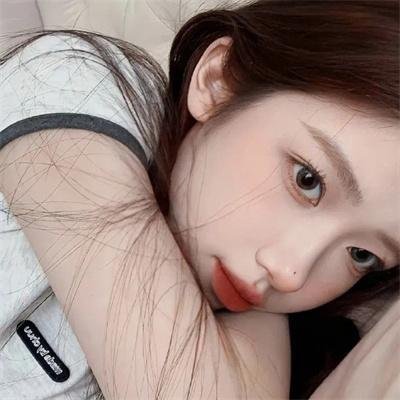 顾盼生香 海报